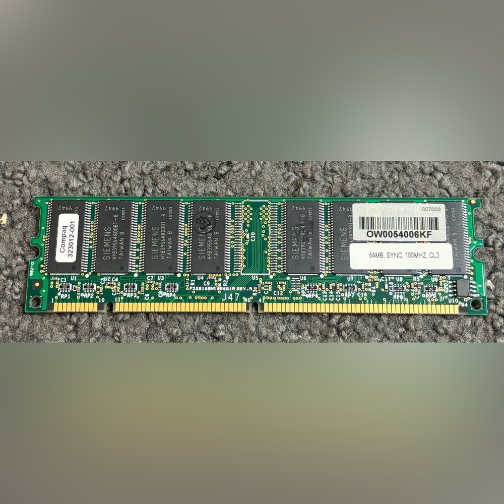 Compaq Siemens HYB39S64800BT-8 Memory 64mb